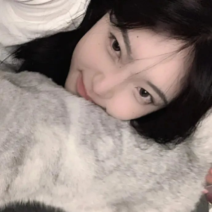 红衣小女孩